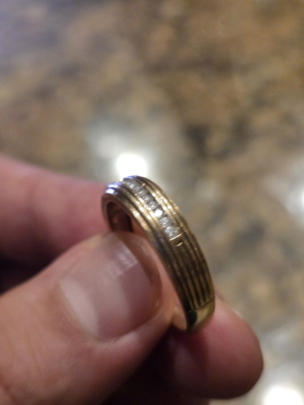 10k Gold Ridged Ring With Diamonds. - Picture 2 of 10